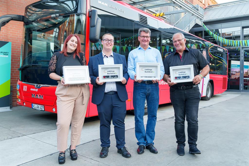 Preisverleihung "LieblingsbusfahrerIn 2023"  | Foto: Peter Himsel/Michael Fahrig/VDV